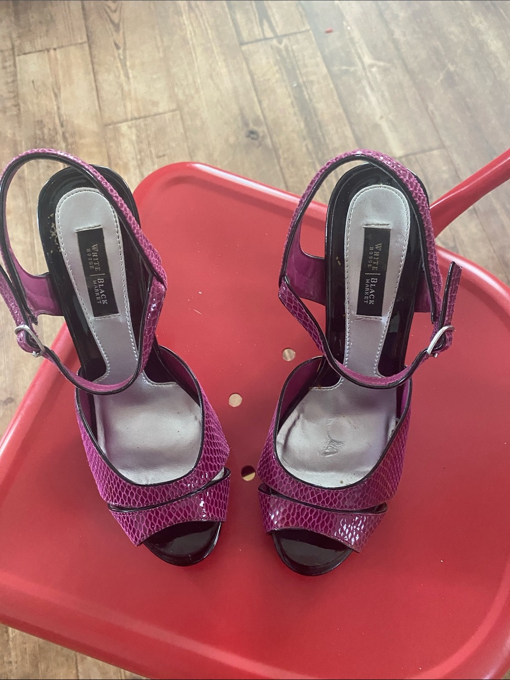 White House black market  Fuchsia Platform Sandals  pre owned good shape !